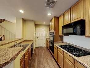 245 W Paseo Celestial in Sahuarita, AZ - Foto de edificio - Building Photo