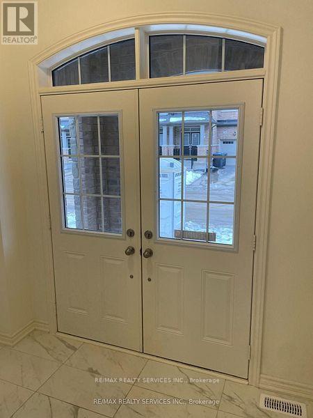 130 Adventura Rd in Brampton, ON - Building Photo - Building Photo