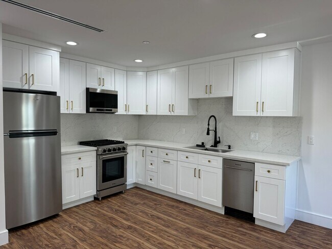 4917 Briggs Ave-Unit -ADU in Montrose, CA - Building Photo - Building Photo