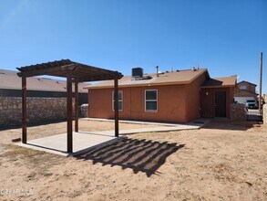 14228 Lasso Rock Dr in El Paso, TX - Building Photo - Building Photo