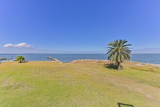 7706 Channelview Dr in Galveston, TX - Building Photo - Building Photo