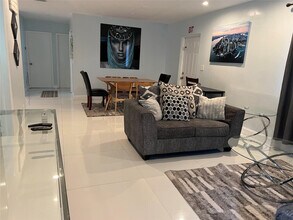 1658 Madison St in Hollywood, FL - Building Photo - Building Photo