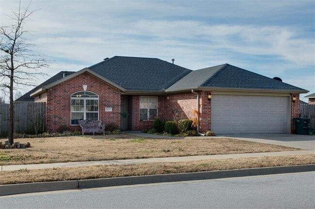 4143 W Spring House Dr in Fayetteville, AR - Building Photo - Building Photo