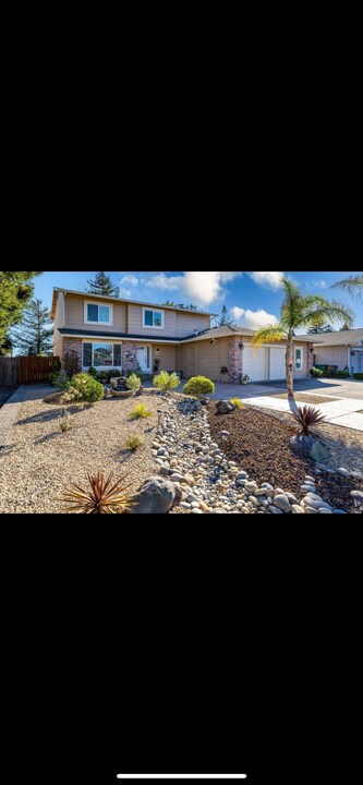 4664 Fairway Dr, Unit 1 in Rohnert Park, CA - Foto de edificio