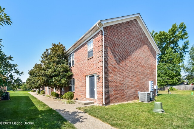1903 Paddle Wheel Dr in Jeffersonville, IN - Building Photo - Building Photo