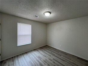 609 Marigold Ave in Springdale, AR - Building Photo - Building Photo