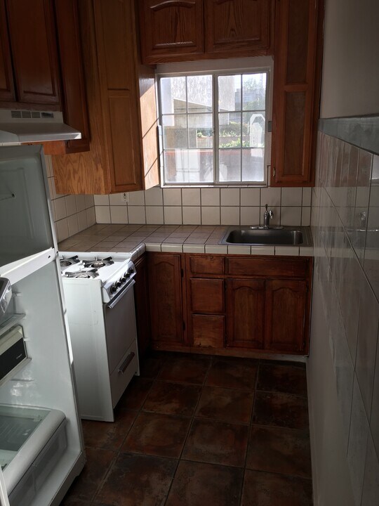 1117 E California Ave in Glendale, CA - Building Photo