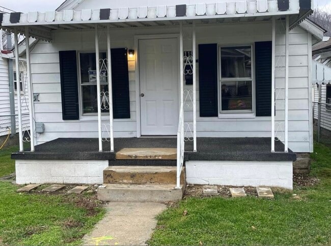 119 S 2nd Ave in Paden City, WV - Building Photo - Building Photo