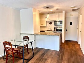 1815 Robalo Dr, Unit C201 in Vero Beach, FL - Building Photo