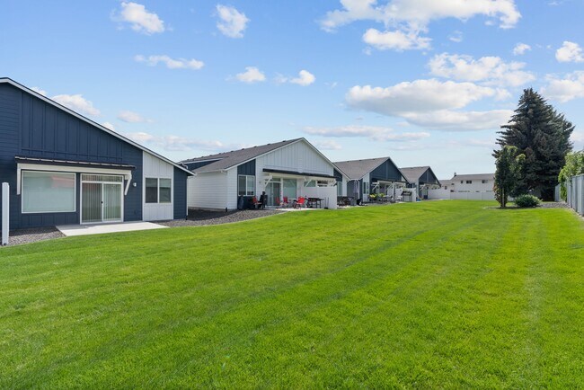 604 S Crescent Ln in Spokane Valley, WA - Building Photo - Building Photo