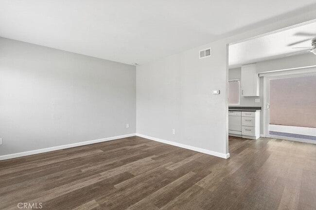 33542 Street of the Blue Lantern in Dana Point, CA - Foto de edificio - Building Photo