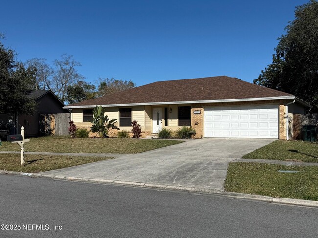 10933 Grand Trunk Ln in Jacksonville, FL - Foto de edificio - Building Photo