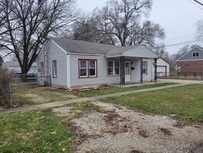 1105 N Albany St in Grandview, IL - Building Photo - Building Photo