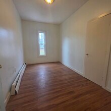 104 Summer St in Claremont, NH - Building Photo - Building Photo