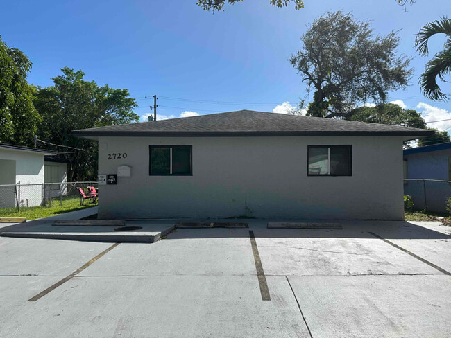 2720 NW 13th St in Fort Lauderdale, FL - Building Photo - Building Photo