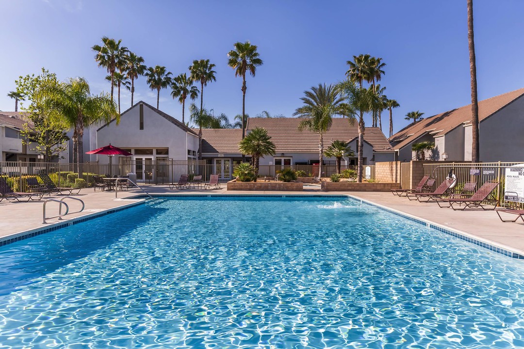 Palm Court Apartment Homes in Hemet, CA - Foto de edificio