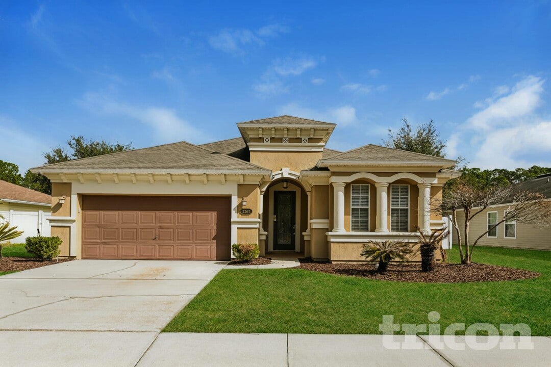 2267 Tyson Lake Dr in Jacksonville, FL - Building Photo