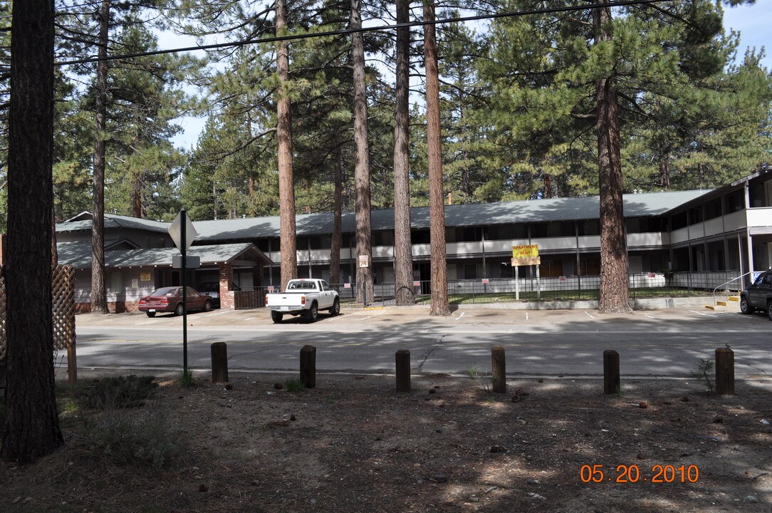 PMJ Apartments in South Lake Tahoe, CA - Building Photo