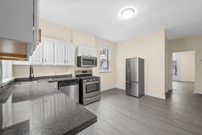 4935 Hummelsheim Ave in St. Louis, MO - Foto de edificio - Building Photo