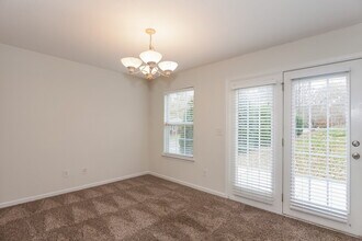 6846 Squirrels Foot Ct in Charlotte, NC - Building Photo - Building Photo