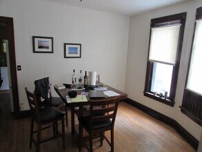 421 W Gilman St, Unit 1 in Madison, WI - Foto de edificio - Building Photo