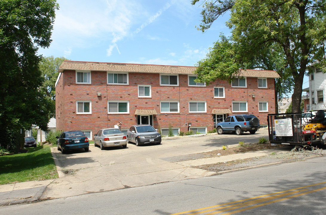 128 N 40th St in Omaha, NE - Foto de edificio