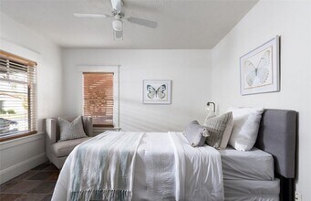 127 N Grand St in Orange, CA - Building Photo - Building Photo