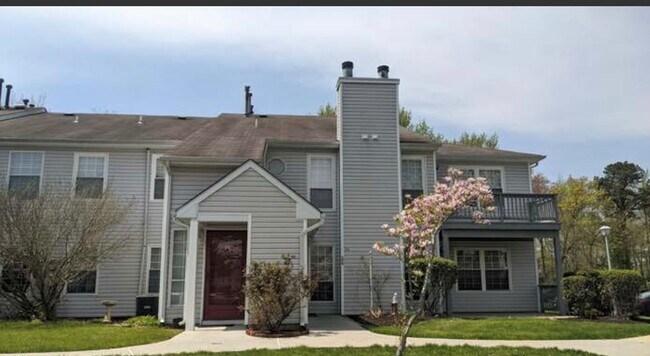 property at 376 Hampton Pl