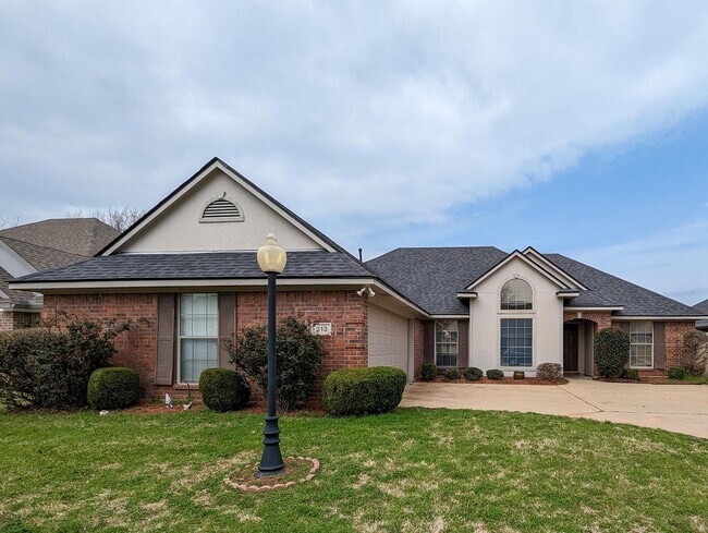 property at 313 Oakland Pl