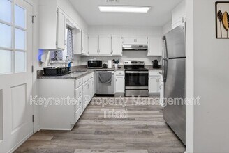 115 S Mendenhall St in Greensboro, NC - Building Photo - Building Photo