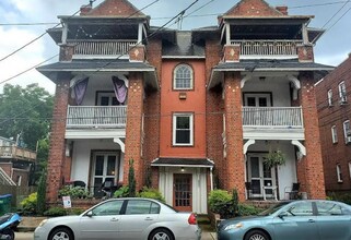 807 N Sheppard St, Unit 2 in Richmond, VA - Foto de edificio - Building Photo