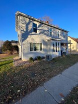 922 7th St E in Menomonie, WI - Building Photo