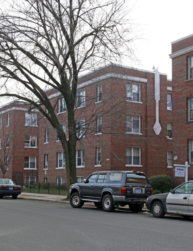 906 Gallatin St NW in Washington, DC - Building Photo - Building Photo