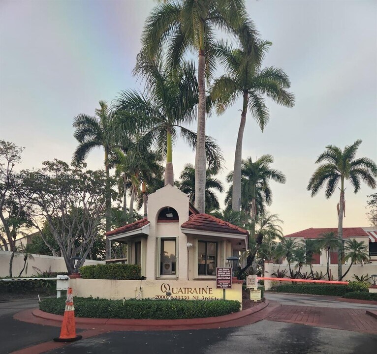 20005 NE 3rd Ct in North Miami Beach, FL - Building Photo