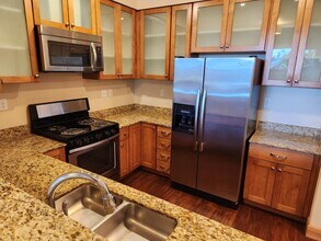 263 W Bakerview Rd, Unit 404 in Bellingham, WA - Building Photo - Building Photo