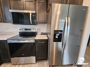 300 S Willow Spring Dr in Sioux Falls, SD - Building Photo - Building Photo