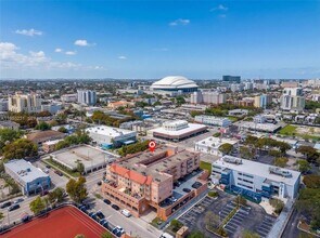 199 SW 12th Ave, Unit 502B in Miami, FL - Foto de edificio - Building Photo
