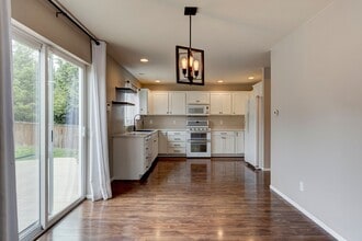 1406 Stremler Dr in Oak Harbor, WA - Building Photo - Building Photo