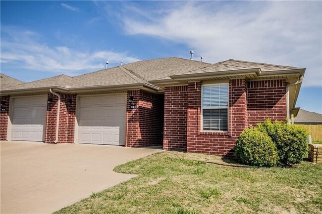 property at 931 Kensington Dr