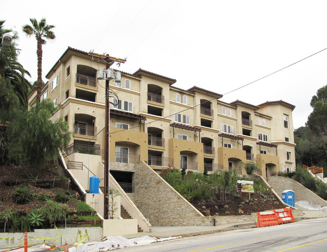 6221 Monterey Rd in Los Angeles, CA - Foto de edificio - Building Photo