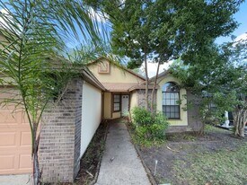 2201 Grasmere Dr in Apopka, FL - Building Photo