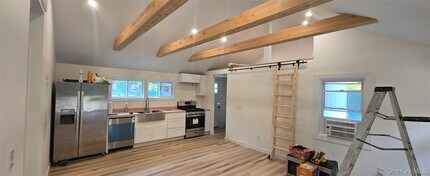 340 Main St in East Setauket, NY - Building Photo - Building Photo