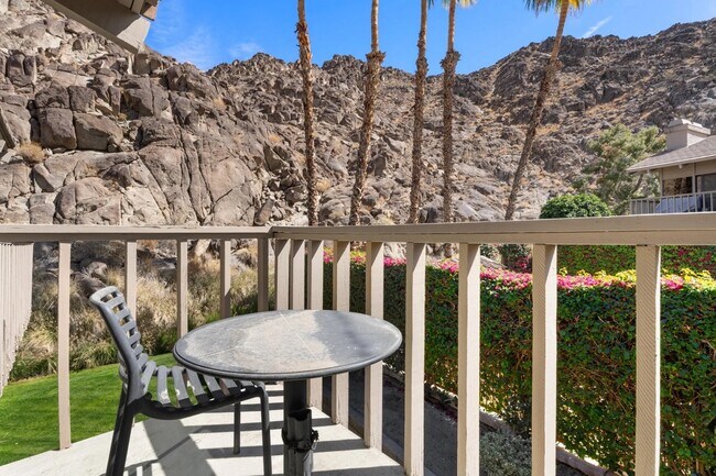 46558 Arapahoe Cir in Indian Wells, CA - Foto de edificio - Building Photo