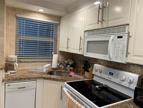 3216 NE 13th St in Pompano Beach, FL - Building Photo - Building Photo