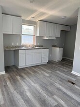 1524 Crescent Ln Dr in Flint, MI - Building Photo - Building Photo