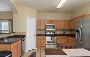 10000 Hunt Ln in San Antonio, TX - Building Photo - Building Photo