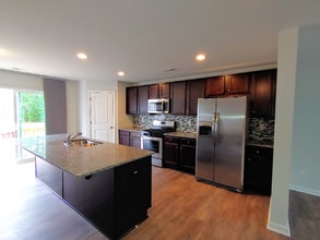 8220 Waxhaw Hwy in Waxhaw, NC - Foto de edificio - Building Photo