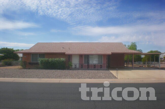10025 W Coggins Dr in Sun City, AZ - Building Photo - Building Photo