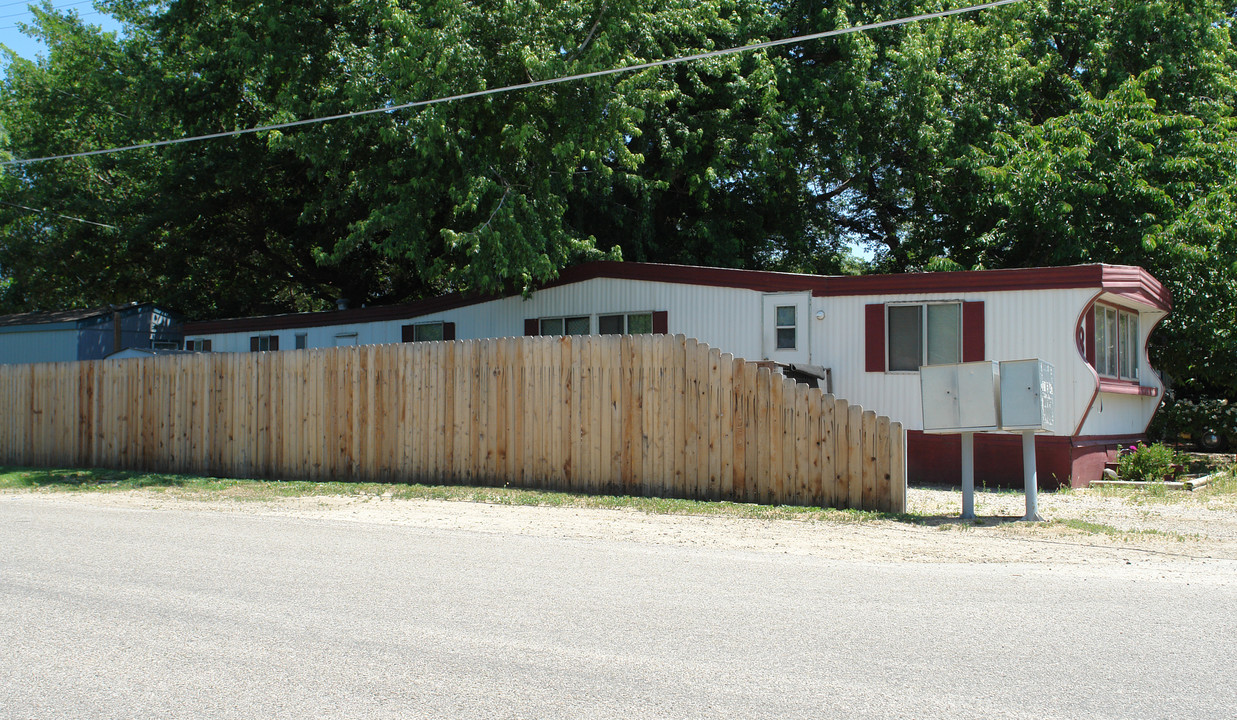 Circle C Mobile Home Park in Garden City, ID - Building Photo