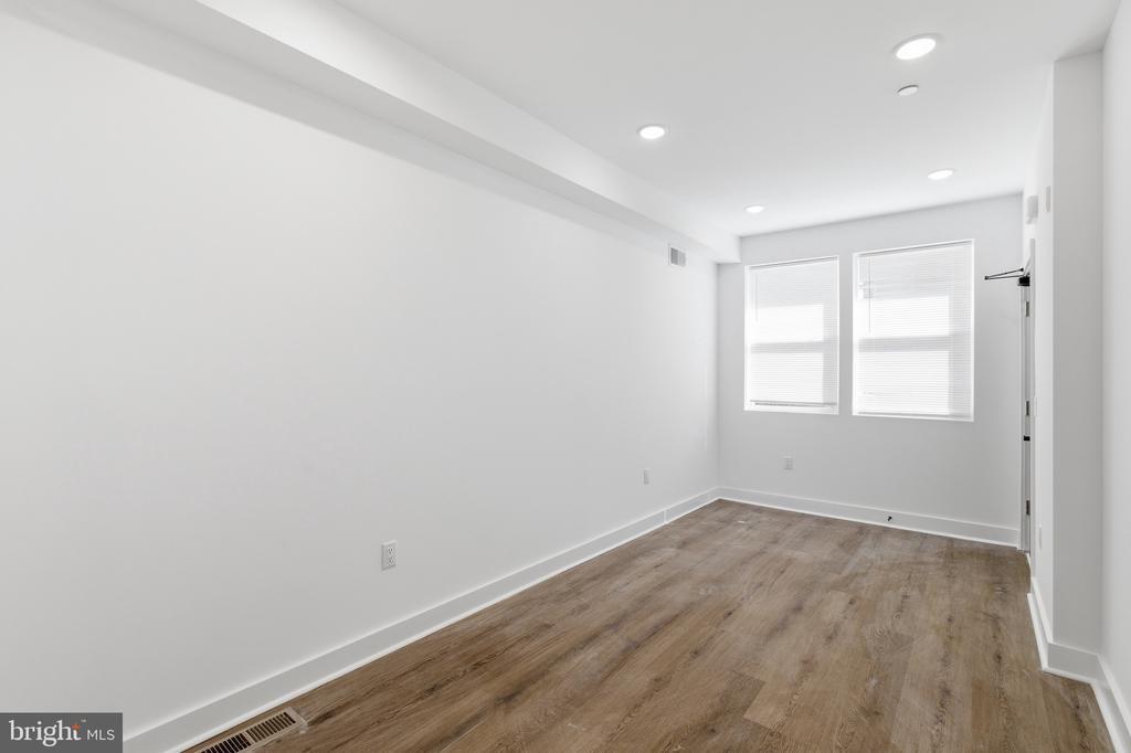 2146 N Franklin St in Philadelphia, PA - Building Photo